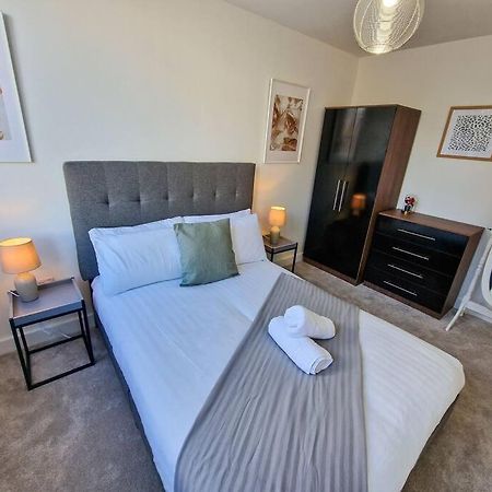 Free Parking: Old Trafford Apartment Манчестер Экстерьер фото