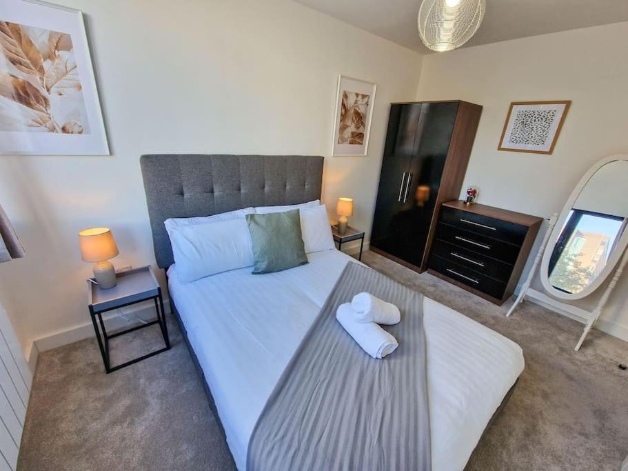Free Parking: Old Trafford Apartment Манчестер Экстерьер фото